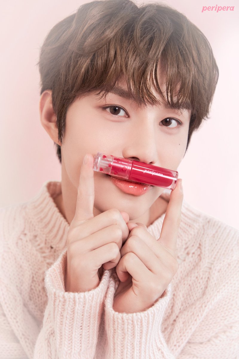 NCT 정우 립 모예요???

　　　　　　　　　　　　　　　“31 명예딸기광”

NCT 정우처럼 청초한
싱그러운 무드의 잉크 무드 글로이 틴트

🍓잉크 무드 글로이 틴트 NEW 컬러🍓
30 행집베리
31 명예딸기광 (NCT 정우 Pick)
32 딸기야가자 (NCT 도영 Pick)