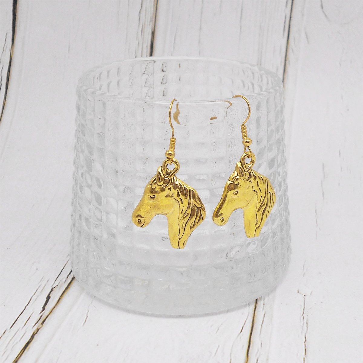 Here is simple earrings for western cowgirl