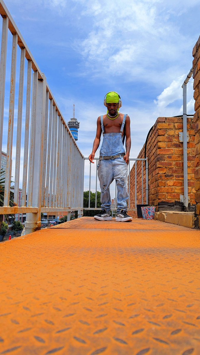 Geniumite's tweet image. I got a slot in this rapgame.