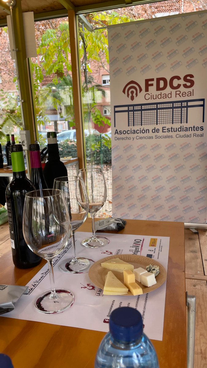 Facultad de Derecho y Ciencias Sociales CR tweet media