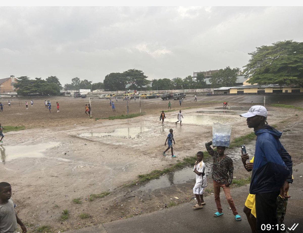 MartinFayulu's tweet photo. Comment peut-on installer une station-service au Stade Vélodrome de Kintambo ? Les habitants de Kintambo sont mécontents. Je demande aux autorités de la ville d’annuler l’autorisation de bâtir et aux responsables du Vélodrome de trouver une autre activité en adéquation avec les objectifs sportifs.
