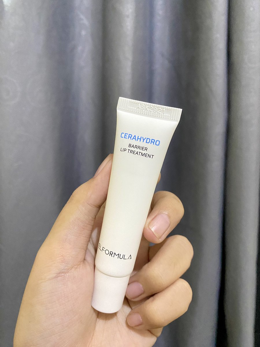 Thenameoflin's tweet photo. MANIFESTING AKHIR TAHUN HARUS PUNYA BIBIR SEHAT!🫦😋

Yang punya bibir kering, pecah-pecah harus cobain gebrakannya Elformula. Gass cobain! sebelum PO kayak peeling serumnya👊🏻

Save &amp; share thread ini yang punya bibir kering &amp; pecah - pecah 💌 https://t.co/fmZo2URp4g