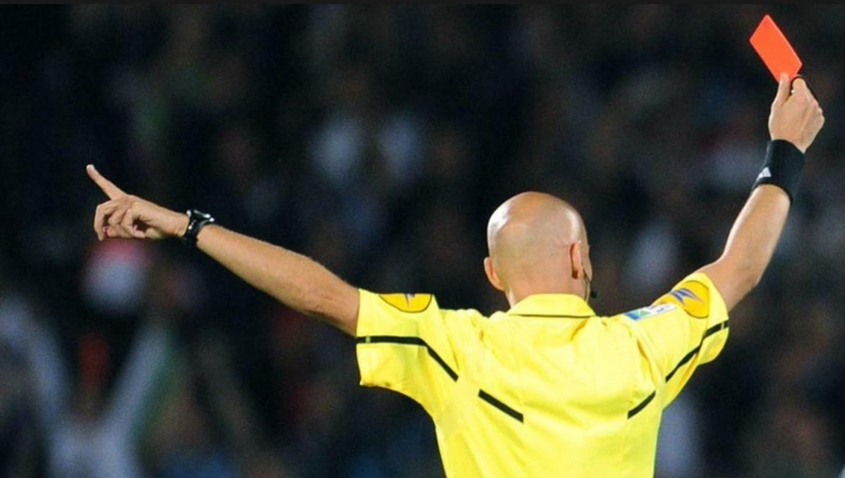 Italy 🇮🇹

In Perugia, Italy, a regional Prima Categoria football match was temporarily suspended after racist remarks were directed at a young referee from the stands. The referee halted the game, speaking with the team captain to address the abusive fans.
ilmessaggero.it/umbria/offese_…