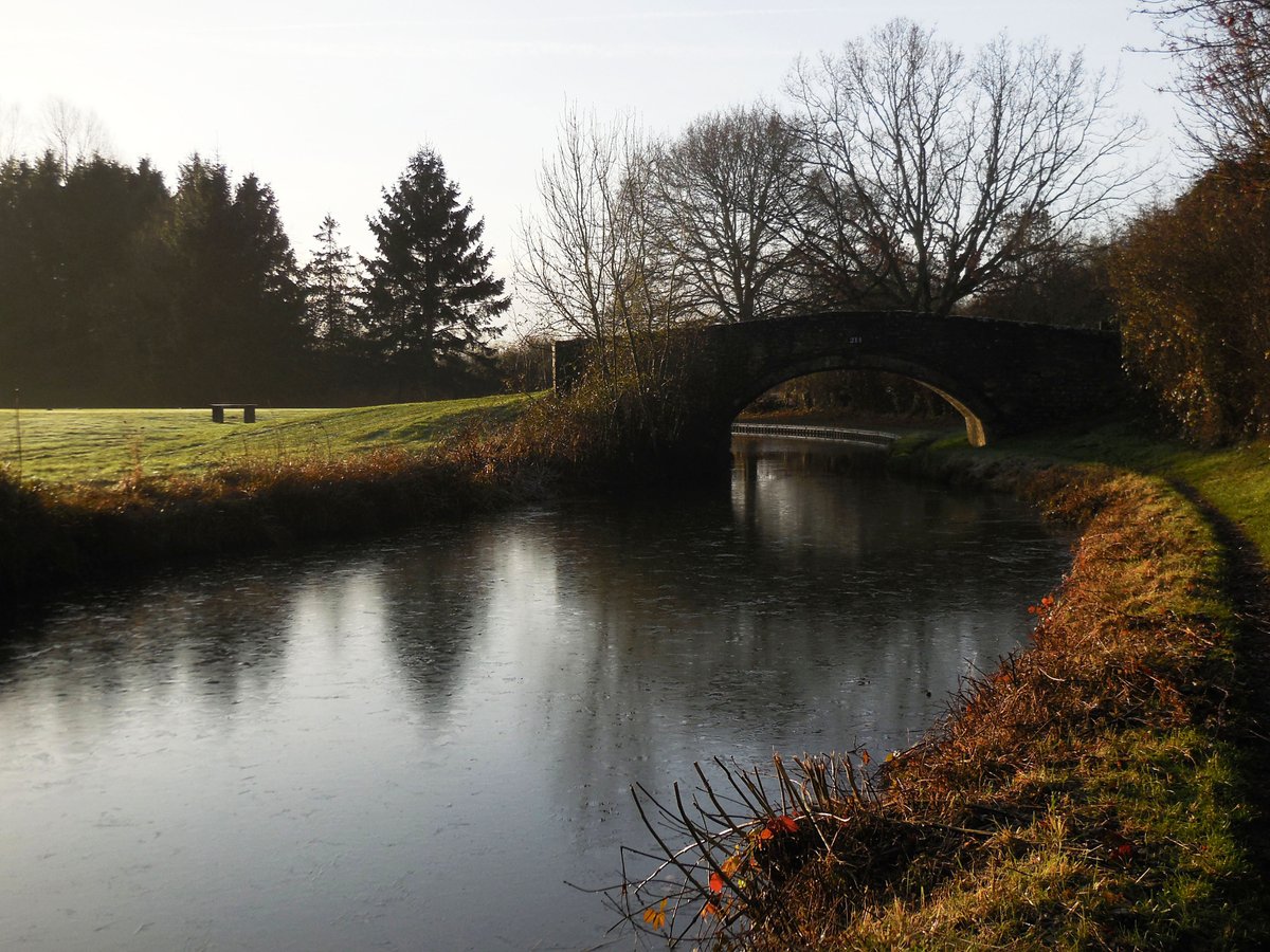 retired_tom's tweet photo. My photos from #December 2018

#CanalRiverTrust #OxfordCanal #Enslow #Lock #Bridge #RiverCherwell #Reflections #GoldenHour

#Canals &amp; #Waterways can provide #Peace &amp; #calm for your own #Wellbe https://t.co/NZlMnRWun2