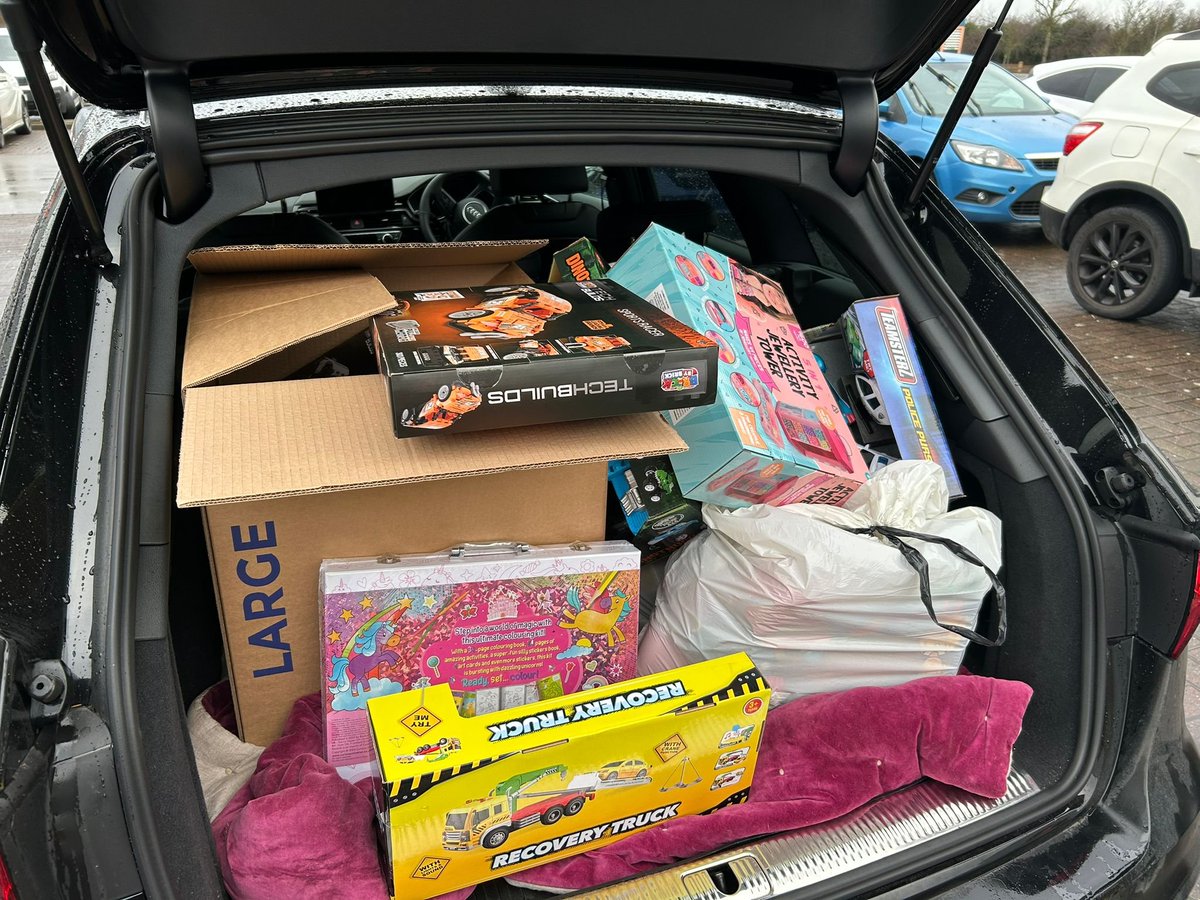 gorse_ruth's tweet image. 📢😍🥹Thank you so much to Performance Lighting @PerfLighting and Yorkshire Children&apos;s Charity @YCCharity for our amazing toy delivery! We are so grateful and know that our pupils will be so excited to choose a gift just in time for Christmas! #makethingsbetter #gifting #Kindness
