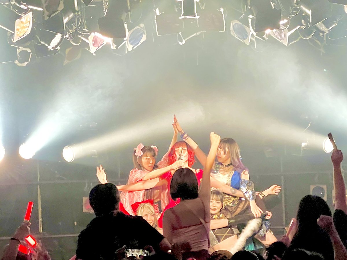 palopalo09's tweet image. 2024.12.19.
『👑色んな人のサポートを見たいんじゃ！Vol.2』　新宿SCIENCE

9月19日は、客席でリフト
12月19日は、ステージ上でリフト
最高やん！
また、観たい！
#さくらこ
@ooo0914ooo 

#絶ペリ
#絶ペリ色サポ
