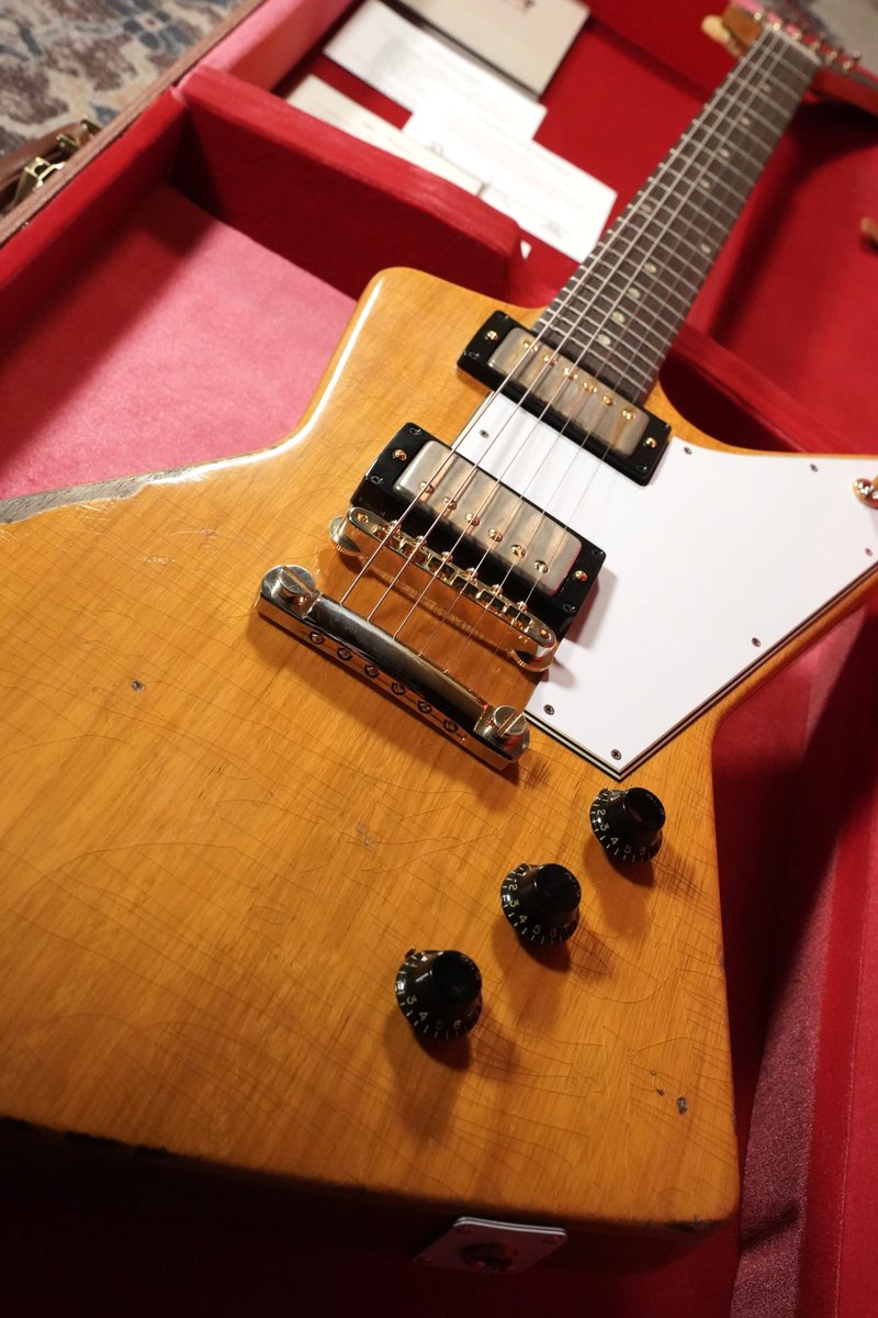 shima_shinjuku's tweet image. 【入荷情報】現地ギブソン・カスタムショップで買い付けたPSLオーダーモデルが入荷しました。今回はCollector’s Edition以来となる大変希少なマーフィーラボのコリーナ・エクスプローラー、しかもスティンガー仕様の激アツな1本です！

digimart.net/cat01/shop4944…

#Gibson #Gibson130