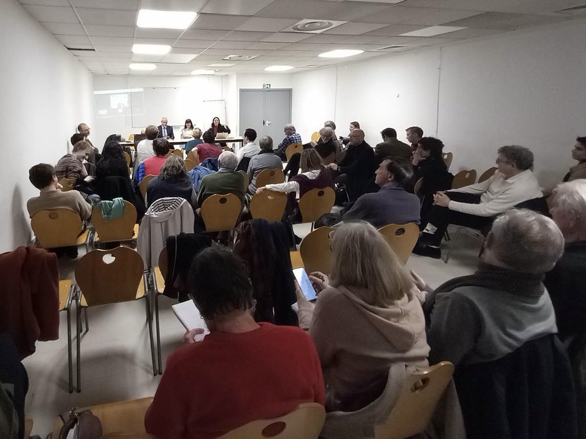 PS Paris 11 (@psparis11e) on Twitter photo Excellent débat sur les institutions et le parlement avec le sénateur des Landes <a href="/EricKerrouche/">Eric Kerrouche</a> devant 40 camarades pour avancer sur des propositions pour la déprésidentialisation de la 5e République, le vote à la proportionnelle ou le droit d’amendement citoyen 🌹 <a href="/senateursPS/">Sénatrices et sénateurs socialistes 🇪🇺</a> Excellent débat sur les institutions et le parlement avec le sénateur des Landes <a href="/EricKerrouche/">Eric Kerrouche</a> devant 40 camarades pour avancer sur des propositions pour la déprésidentialisation de la 5e République, le vote à la proportionnelle ou le droit d’amendement citoyen 🌹 <a href="/senateursPS/">Sénatrices et sénateurs socialistes 🇪🇺</a>