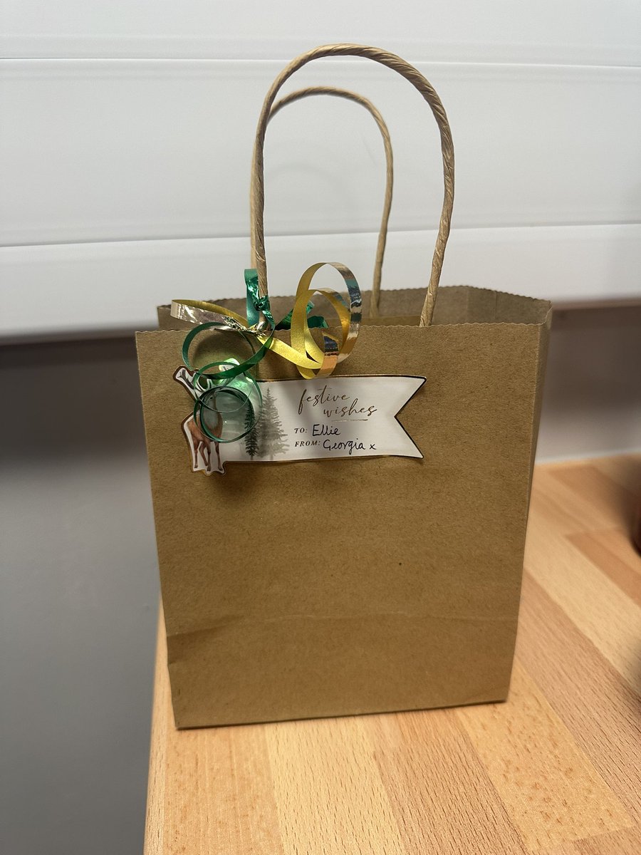 Ellie Glover (@elliejslt) on Twitter photo What a Friday treat!! Georgia, one of our fab speechies (who manages our wonderful SLT X account) has made Christmas relaxation packs for the whole team!! Thank you Georgia!! <a href="/MidCheshireSLT/">MCHFT Adult Speech and Language Therapy</a> 🎄🧑🎄 🙌🏼 What a Friday treat!! Georgia, one of our fab speechies (who manages our wonderful SLT X account) has made Christmas relaxation packs for the whole team!! Thank you Georgia!! <a href="/MidCheshireSLT/">MCHFT Adult Speech and Language Therapy</a> 🎄🧑🎄 🙌🏼