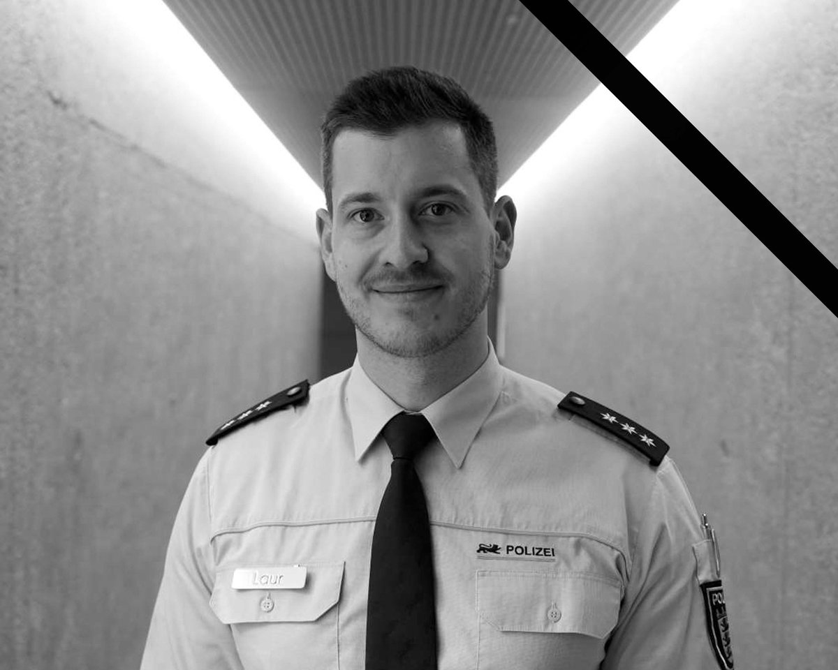 Den von einem widerwärtigen Islamisten ermordete Polizist Rouven Laur hat man im Jahresrückblick des #ZDF bei Lanz mal eben vergessen.
Kann ja mal passieren.
Er möge in Frieden ruhen.

#Lanz