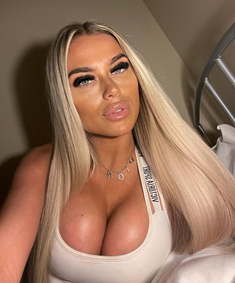 🍭 Char 🍭 tweet media