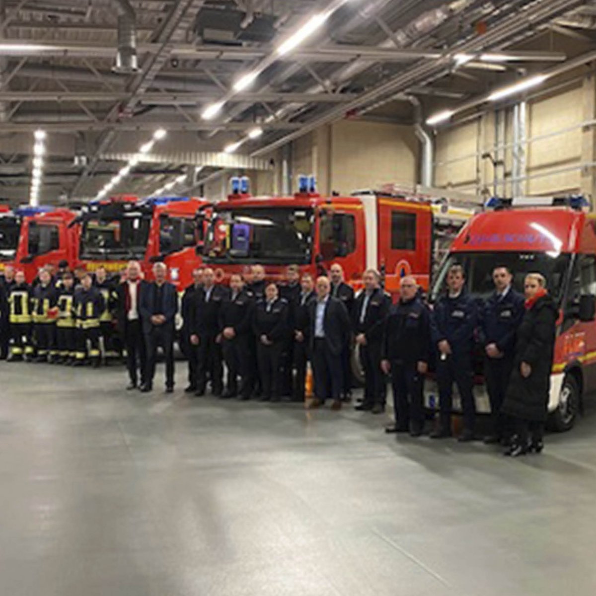 Stärkung der Feuerwehren im Landkreis Oder-Spree (Foto: Landkreis Oder-Spree)

Mehr auf skverlag.de | #Rettungsdienst #Notfallsanitäter #Rettungssanitäter #Feuerwehr #Katastrophenschutz #Einsatzfahrzeuge #CBRN #Kommandowagen #Oder_Spree

bit.ly/49R582a