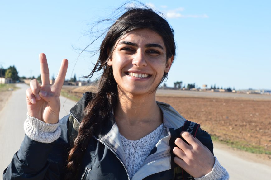 Katledilen Cihan Bilgin:

"Bu halk zulüm ve baskıya maruz kalıyor. Bu nedenle bizim birinci görevimiz bu noktaya dikkat çekmektir.

Kutsal bir davaya sahibiz. Herkes büyük bir onurla bu davaya sahip çıkmalıdır.

Beni ayakta tutan ve görevimi sürdürmemi sağlayan tam olarak budur."