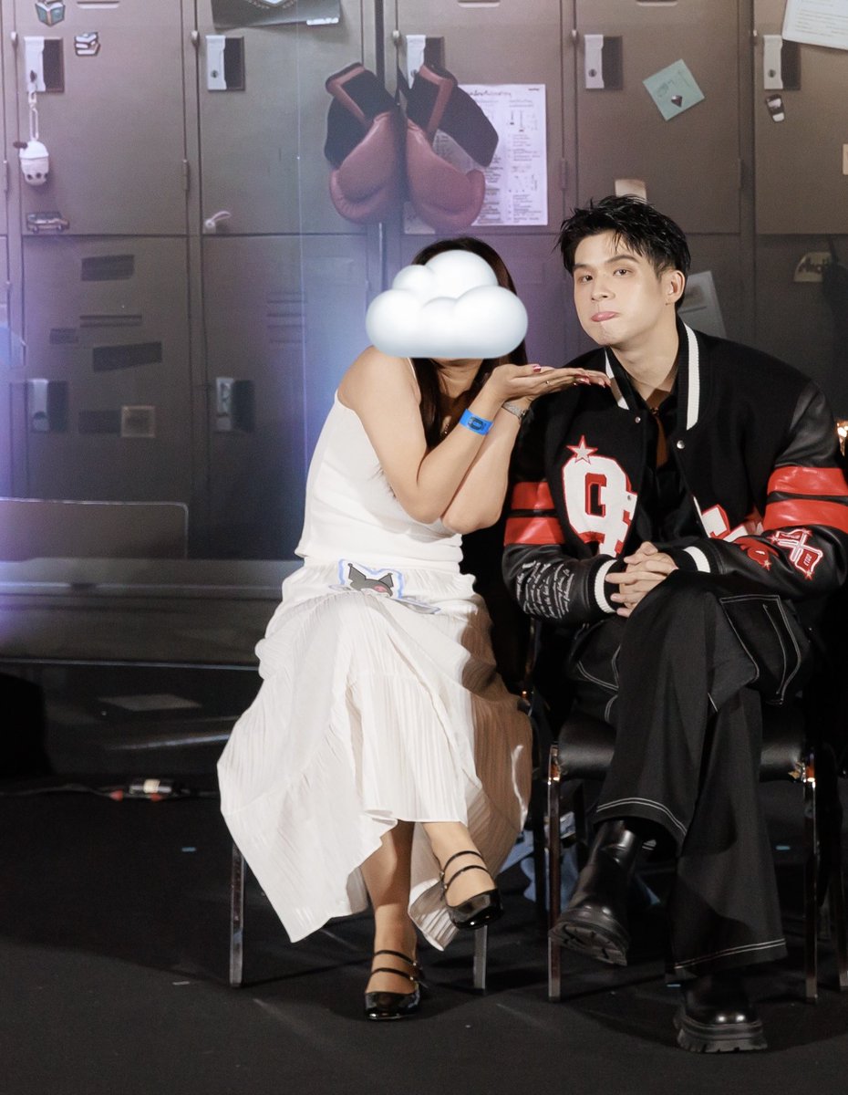 luvischu's tweet image. Happiness lies in gazing up at the sky ☁️♡