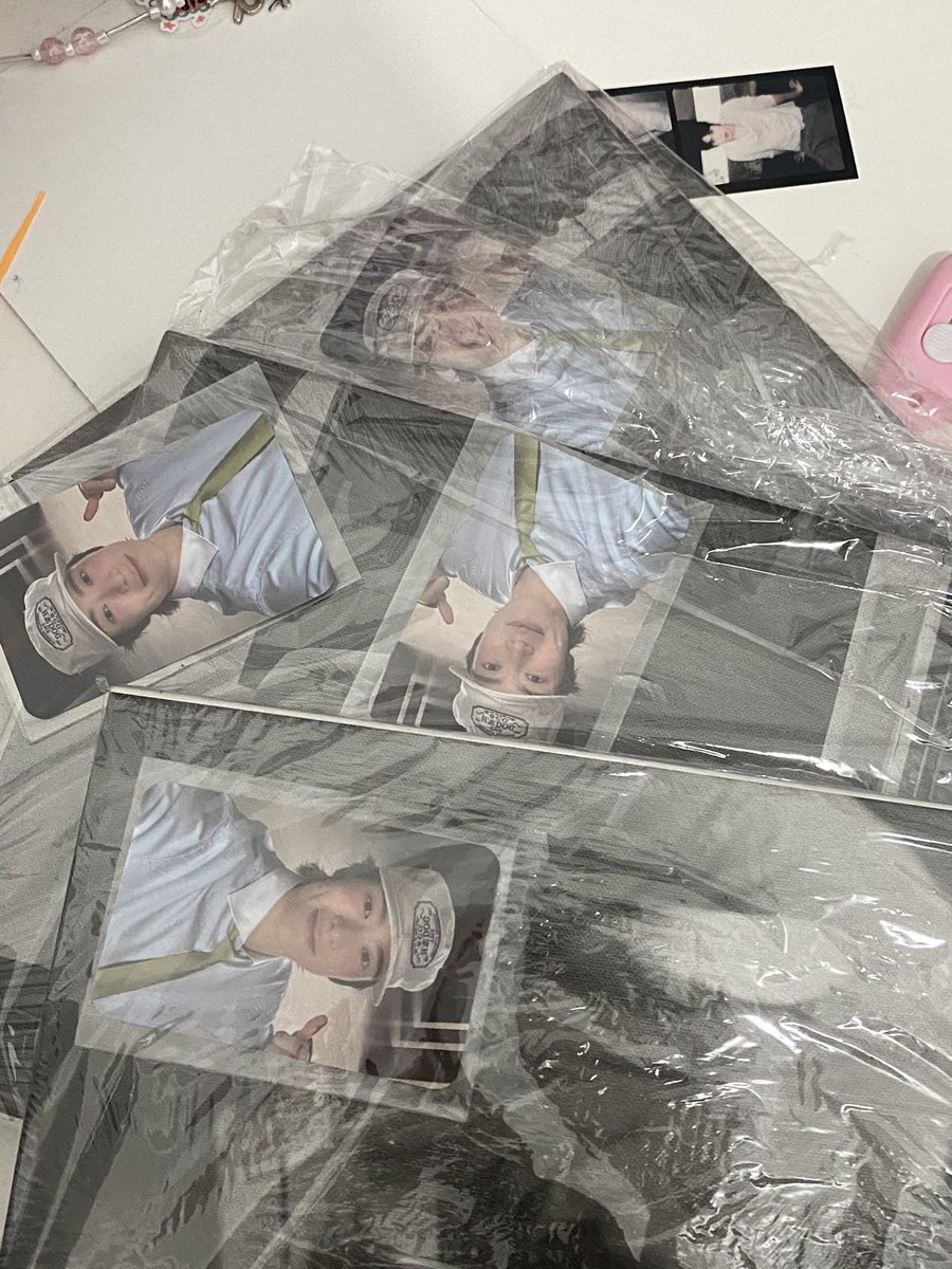 bloominyuno's tweet photo. ✨GIVEAWAY✨

Dalam rangka janji ke diri sendiri kalo dapet kesempatan ketemu jaehyun mau bikin giveaway

1 album J ver (full set + pob, unsealed)
1 album walk poster ver (pob, no pc. Tp kalo mau pc t word lmk yaa, nnt aku kirim fullset)
1 keychain

Rules:
like + rt
rep apa ajaa https://t.co/zZBZZ88BSD