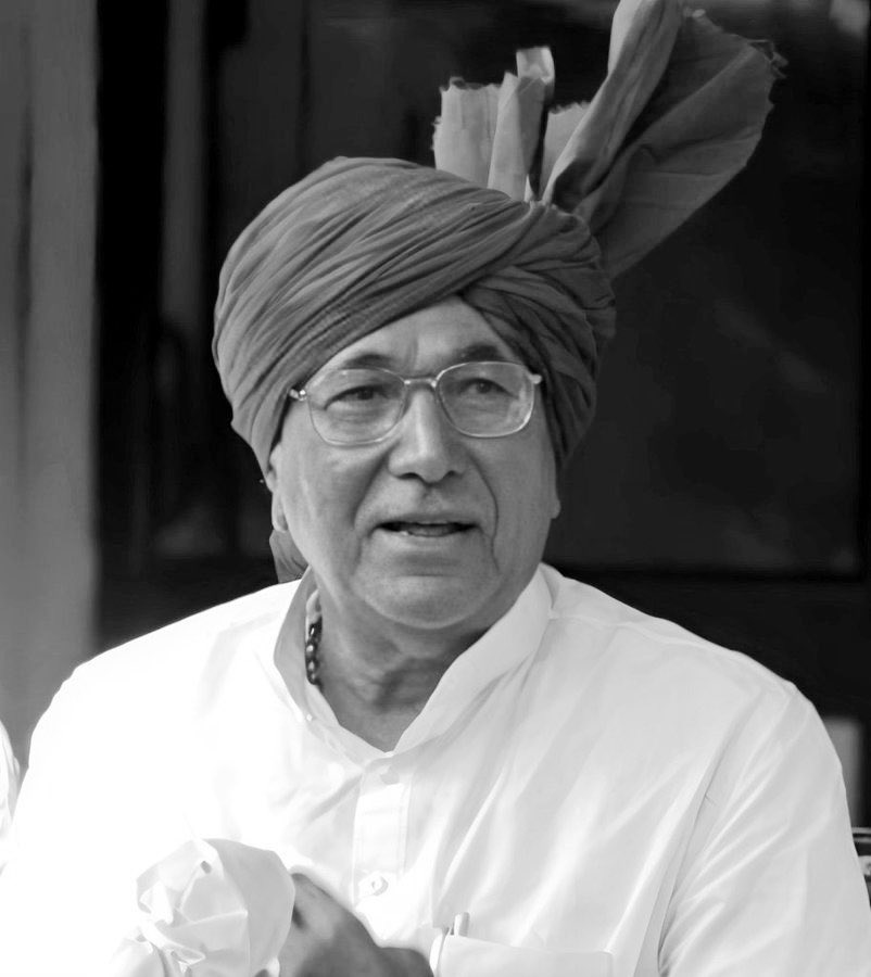 ShayarImran's tweet photo. हरियाणा के पूर्व मुख्यमंत्री ओमप्रकाश चौटाला जी के निधन की खबर दुखद है। उनका जाना प्रदेश की राजनीति के लिए एक अपूरणीय क्षति है।
इस दुख की घड़ी में हम सब परिवार के साथ हैं। https://t.co/GzP6CPGrez
