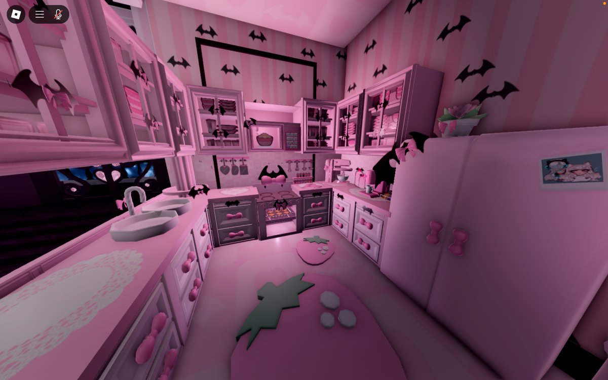 sickhoneybabe's tweet photo. u guys r not ready for my new dorm tehehehehehhe here sneek peek
#RHTC #royalehighcampus4 #royalehigh #rhdorm https://t.co/TwGyF3S5Ry