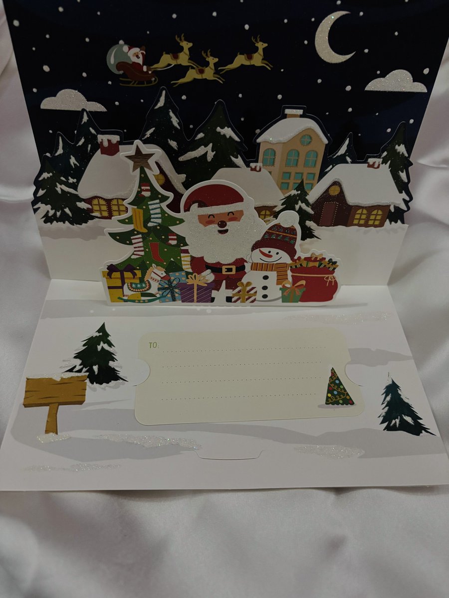 tab_n_fab's tweet photo. You can’t say Merry Christmas without unique cards and these beautiful gift bags 🥰 

To place an order, kindly send a DM or send a message on WhatsApp to 07035756407 https://t.co/QgkYZBT6r7