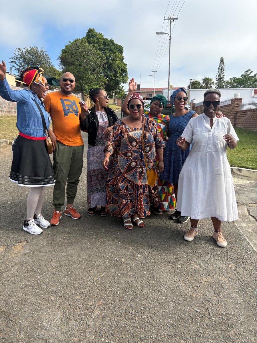 MadamAfrika's tweet image. #UmgidikaLamla
Act 1: Welcoming him back home with song, dance and lots of happy tears.
uThixo u vumile, uLamla yi ndoda.

So proud of him, so proud of Siki, so grateful that life has afforded us opportunity to do life together. 

#Framily ❤️