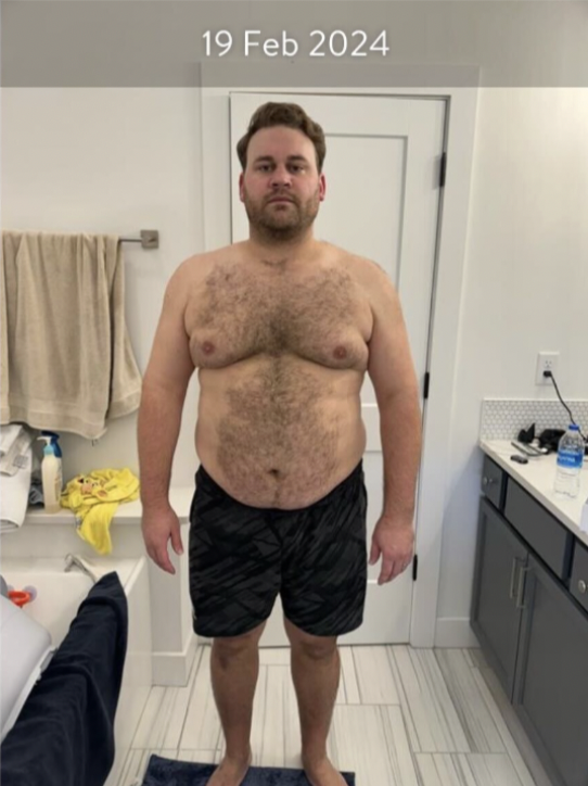joeyyochheim's tweet photo. This guy lost 57 pounds in 16 weeks.

All while being a full time doctor and father of two.

If you want to lose weight even while living a busy life...

Here’s the exact step-by process of how he did it (&amp; how you can copy him): https://t.co/Z11wy32X5O