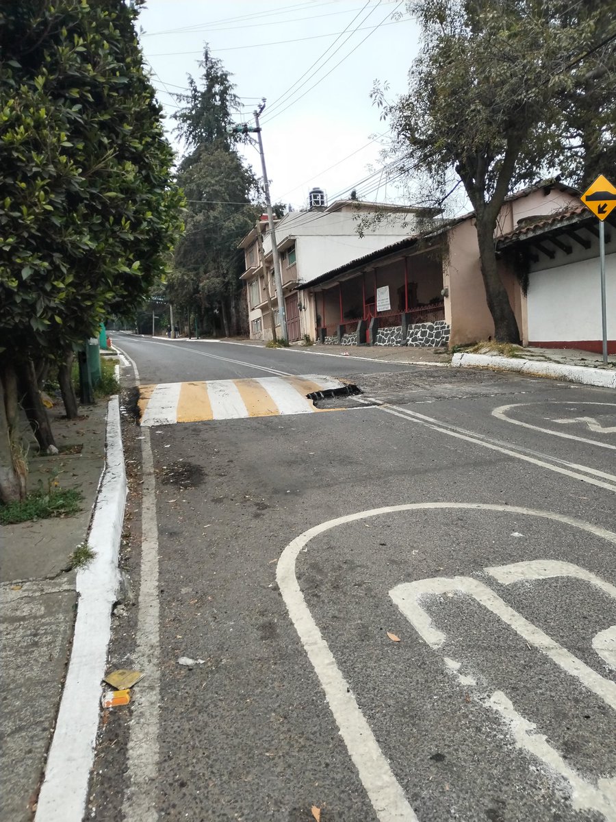 Qué estan haciendo? @AlcCuajimalpa <a href="/CuajimalpaGob/">Dirección de Gobierno Alcaldía Cuajimalpa</a> <a href="/DgdsCuajimalpa/">DGDSyH Alcaldía de Cuajimalpa</a> <a href="/carlosorvananos/">Carlos Orvañanos Rea</a> sólo gastan los materiales.. #contadero es un asco todo cuajimalpa, <a href="/ClaraBrugadaM/">Clara Brugada Molina</a> <a href="/Enrique44357354/">Enrique Juárez</a>