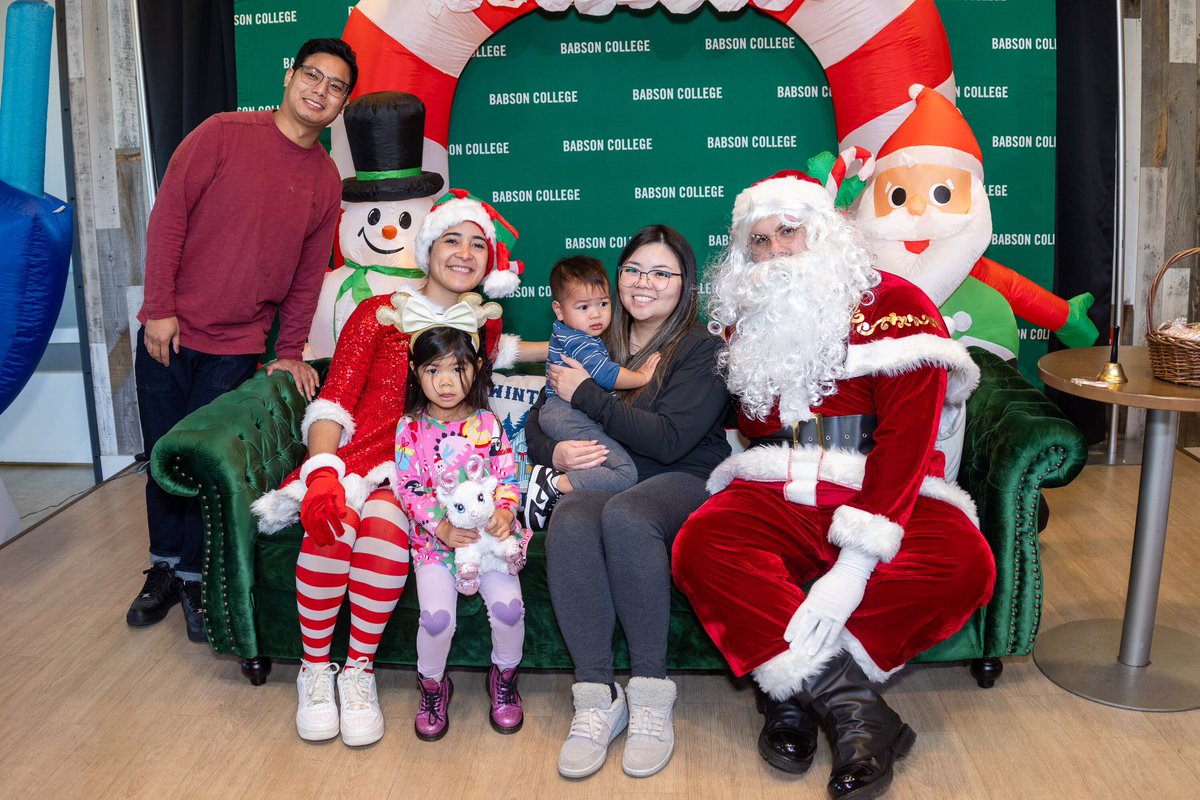 A magical Family Holiday Breakfast! 🎅✨ From cookie decorating and holiday crafts to photos with Mr. &amp; Mrs. Claus (and their adorable elves, Roger &amp; Gracie), we celebrated the season!

Donations to the Wellesley Food Pantry helped spread the holiday spirit even further.