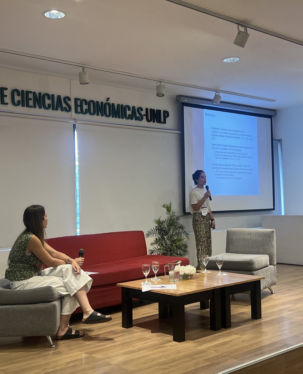 <a href="/Andi__Cesar/">Andrés César</a> <a href="/lugaleano/">Luciana Galeano</a>, graduada de la cohorte 2018 y estudiante doctoral en la Universidad de Michigan, presenta “Incidence of the Value Added Tax in the Context of High Informality”.