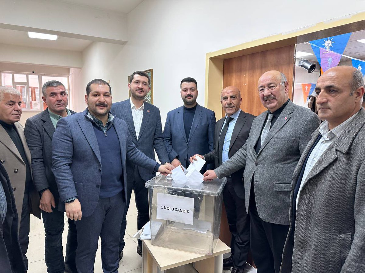 📍Van

Çaldıran 7. Olağan Gençlik Kolları İlçe Kongremizi hemşehrilerimizin katılımlarıyla gerçekleştirdik. 

AK Gençlik Van Teşkilatımız ilçe kongrelerine büyük bir coşku ve heyecanla devam ediyor. 

@CalaganMuhammed 
<a href="/eyupkadirinan/">Eyyüp Kadir İnan</a>