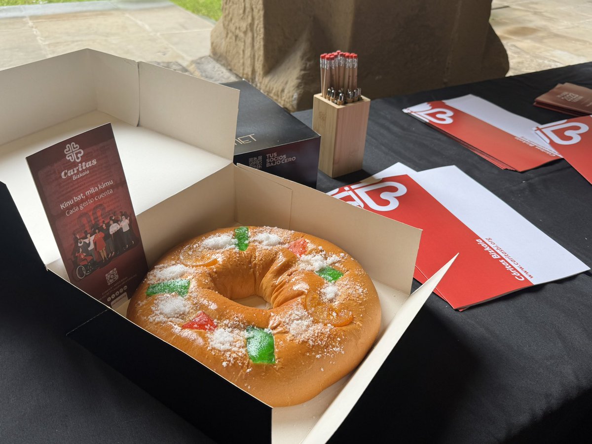 aideac's tweet photo. Caritas Bizkaia lanza la campaña ‘Sin ti no soy nada / Zurekin batera bai’ y presenta el XXI Roscón Solidario de Bilbao, para recaudar fondos para las familias en situación de vulnerabilidad https://t.co/qRrRWUBgJ0 https://t.co/9cvEOTKxoe