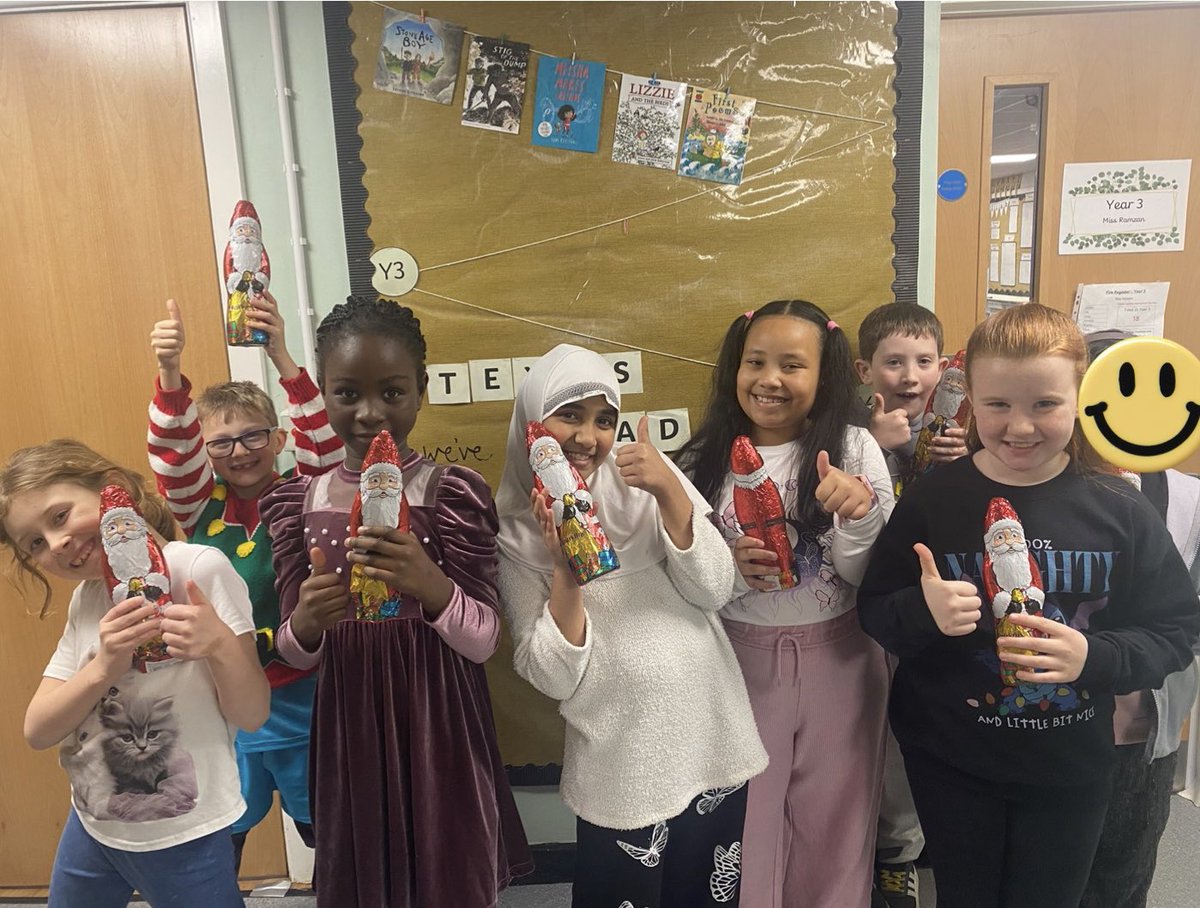 These WONDERFUL Y4 children have received a chocolate Santa for reading 3 times a week EVERY week since they joined Y4 in September 📚🪱#bookworms.