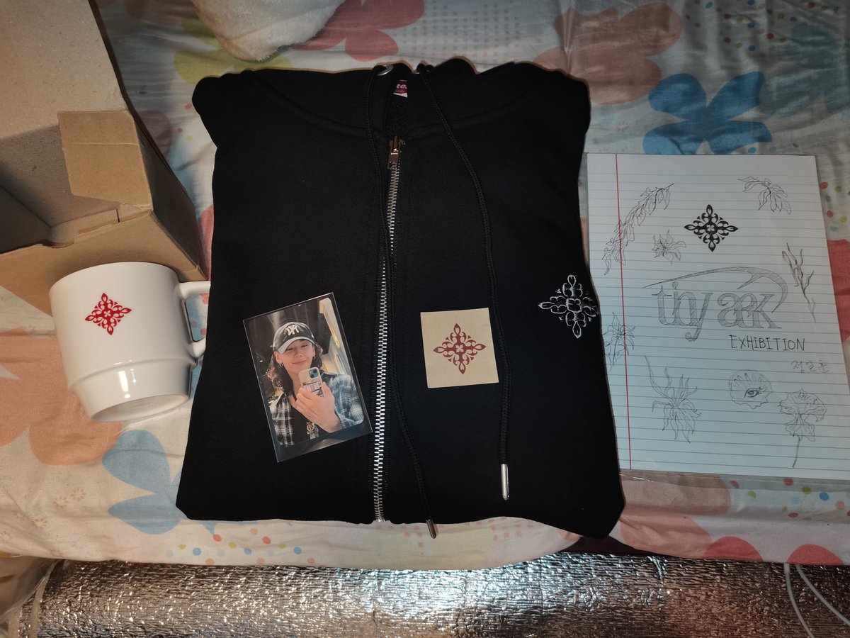 1hoonmjcs_'s tweet photo. Received! 😍 Thank you so much po ate @ImNaviin 😘❤️ Gondo nung jacket waaaaaaa😍 @ilhoon_mikael https://t.co/tYL0WTlT6i