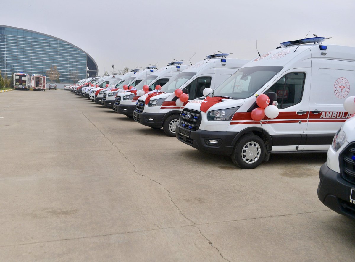 Trafikte ambulans sireni sesi duyduğumuzda, o ambulansta annemizin olduğunu düşünelim…

#FermuarSistemiyleYaşamaYolVer
#YaşamaYolVer 
#Diyarbakır