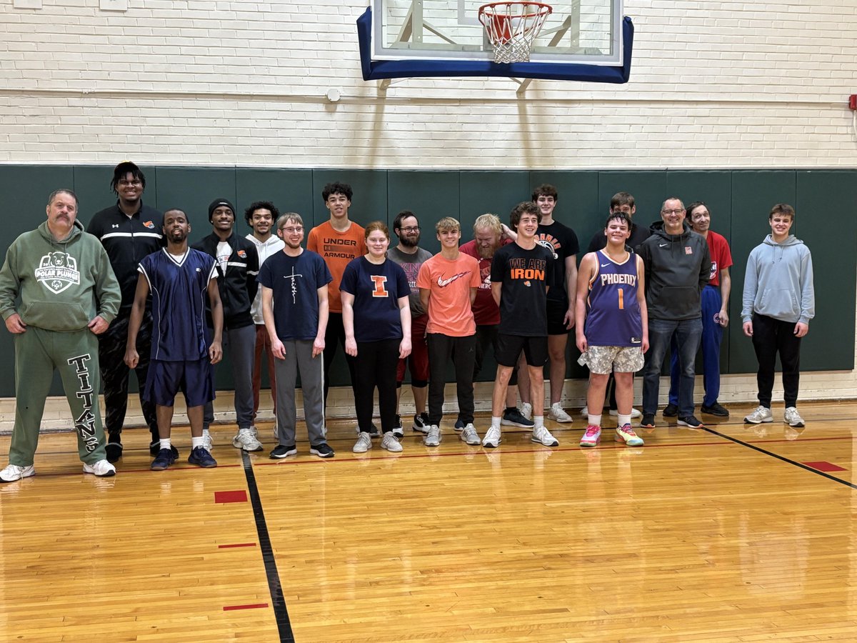 witzigdg's tweet photo. Had a great time hooping with the Bloomington Normal SOAR team last night.  They have a big game 10:00 am December 28th at IWU. https://t.co/RdBs0SZ2xi