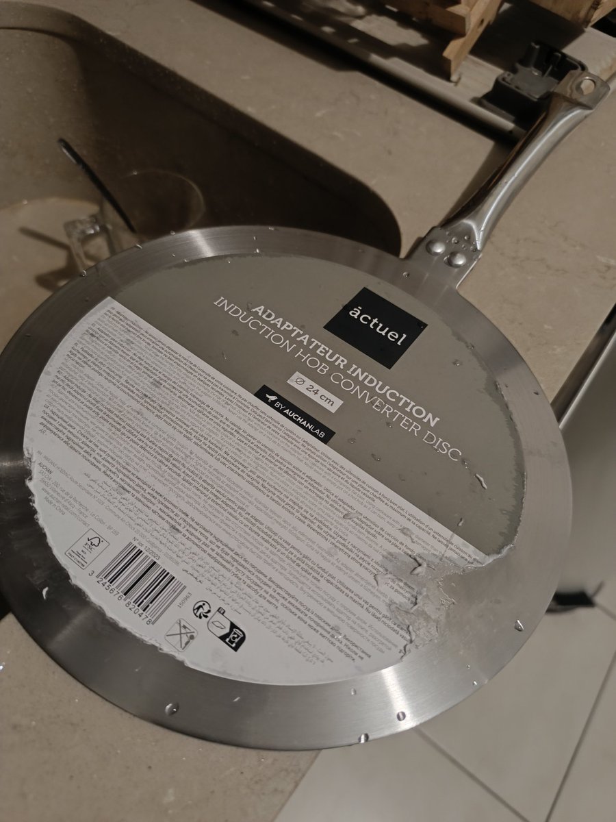 Dis <a href="/AUCHAN_France/">Auchan</a> , pour le temps perdu à retirer cet autocollant géant, le produit vaisselle et les deux éponges cramees, j'envoie la facture directement à la famille Mulliez ?