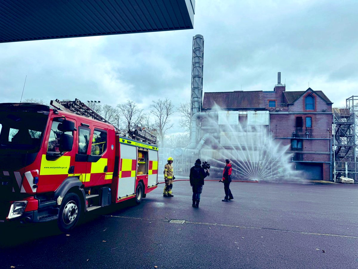 📺 Live from Leeds Fire Station!
 
Catch BBC Look North’s Christmas Special tonight @ 6:30pm on BBC One! 

<a href="/AmyGarciauk/">Amy Garcia</a> joins our team, showcases #TeamWYFRS &amp; steps into the boots of a Trainee Firefighter! 

⭐️ Don't miss this showcase of courage, community &amp; Christmas cheer!