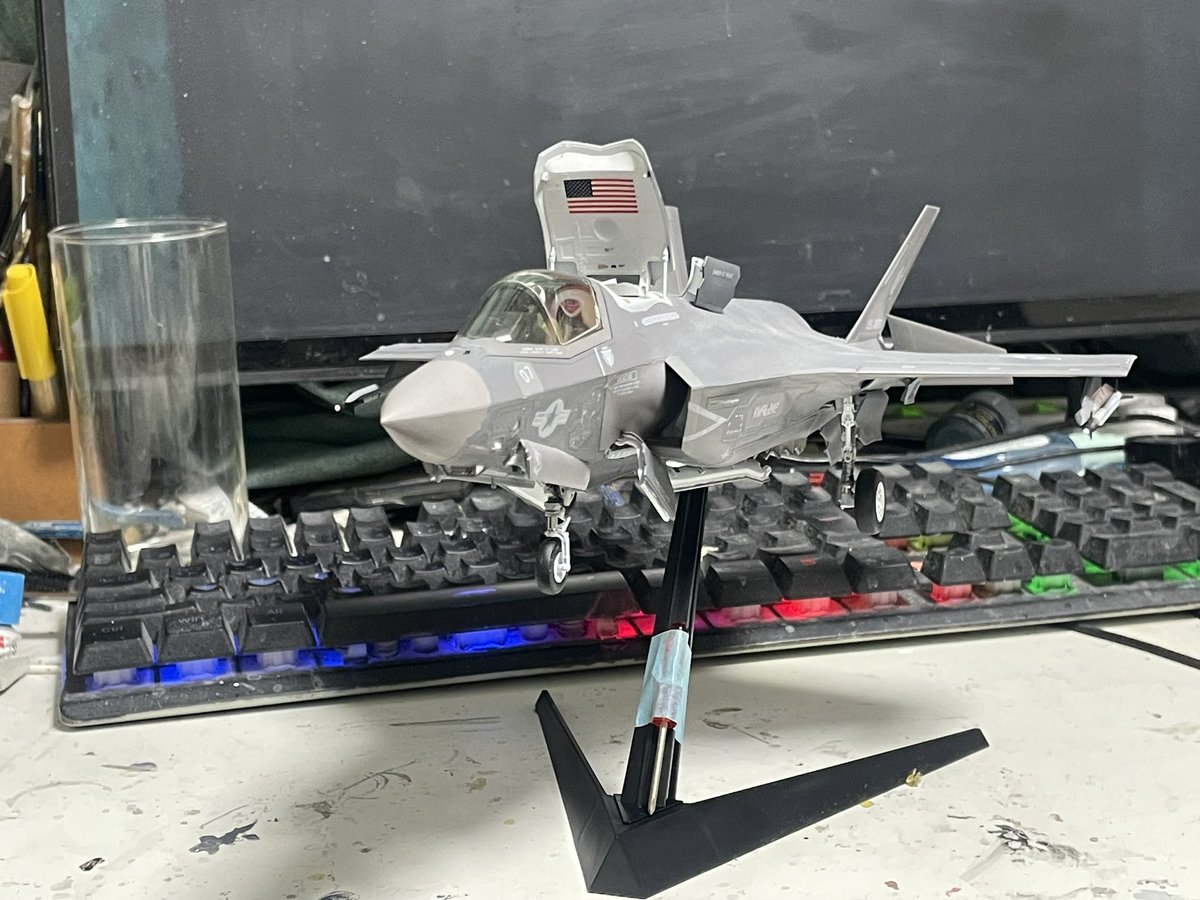 tamon_at_21's tweet photo. #タミヤ　#飛行機　#プラモデル 
1/48 F-35B完成
本当に凄いキットだった。 https://t.co/DHQzn6KBwK