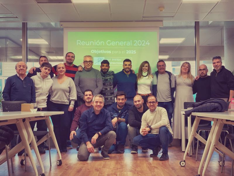 system_pest's tweet photo. Paramos máquinas y revisamos los objetivos de 2024

Además de hacer crecer nuestra cartera y facturación, conseguimos mejorar las condiciones salariales, construyendo cultura de empresa

Aprovechar la oportunidad para felicitar a todo el equipo

¡Animados para afrontar el 2025!🚀 https://t.co/gDnkLdPy7O