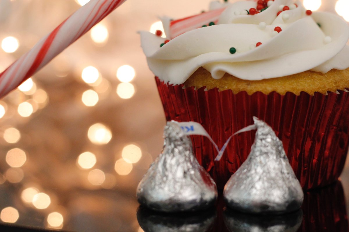 RIH_ART_DEPT's tweet photo. Digital Photo 2 students were tasked with taking a visually pleasing and interesting photograph of a cupcake.They had to style, light, and decorate the cupcake for their photoshoot. https://t.co/kmQqrnqzy4
