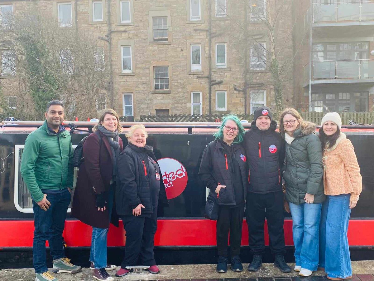 VHSComms's tweet image. VHS wishes everyone a happy festive season and new year. We were excited to finish the year with a visit to VHS member @SortedProject onboard the Panacea canal boat. Such fantastic work is being done to support those in recovery. VHS is closed December 24th &amp;amp; back January 6th.