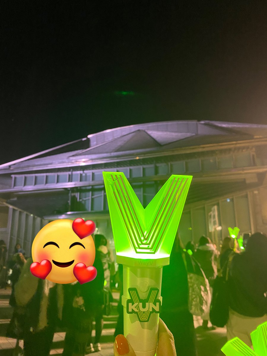 aiaisvt's tweet photo. 二日間行ってきました！1日目は今までにないぐらいの神席。推しが何度も目の前にきてくれた😭２日目は3階席だったけど、なんとそこにも推しが来てくれた😭幸せ過ぎる二日間でした！！
 #WayVLAND https://t.co/XEQb4b3pUd