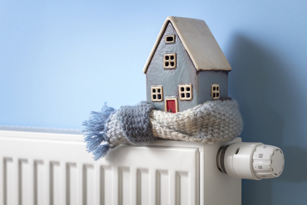 ❄️With temperatures dropping again, keeping homes warm is on everyone's minds. 
Wales and the UK face a significant challenge in ramping up retrofit delivery to meet #netzero, fuel poverty and health goals. 
- 1 million homes in Wales are in need of retrofit to meet targets.