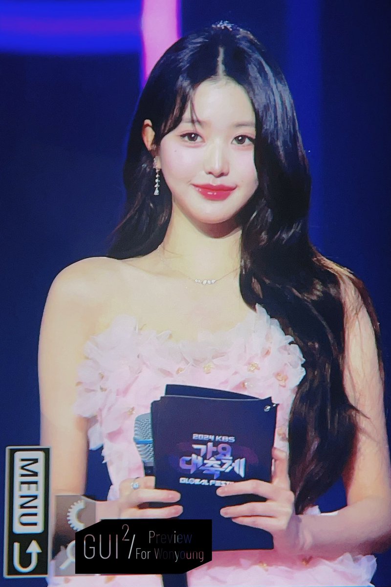 GUI_2_wy's tweet photo. 2024.12.20
KBS
 #IVE #원영 #장원영 #ウォニョン #WONYOUNG #JANGWONYOUNG https://t.co/Ms7k3zYD4P