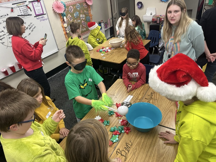 AberdeenOMT's tweet photo. Grinch Day was a huge success at OMT. Students enjoyed playing minute to win it games! #ASDOMT #AberdeenPublicSchools https://t.co/pgsf6pQuX0