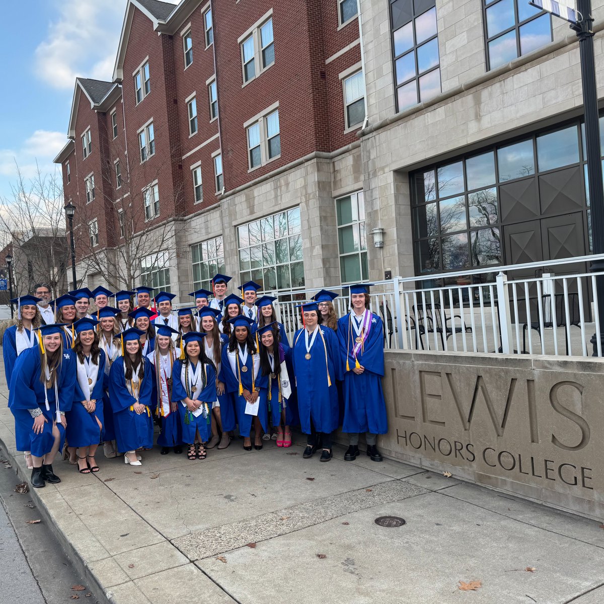 Congratulations to the December Honors graduates! Wear your Honors medallion with pride during your commencement ceremony! For more photos, visit our Facebook album: facebook.com/media/set/?set….
#ukyhonors #purposeintellectintegrity #graduation