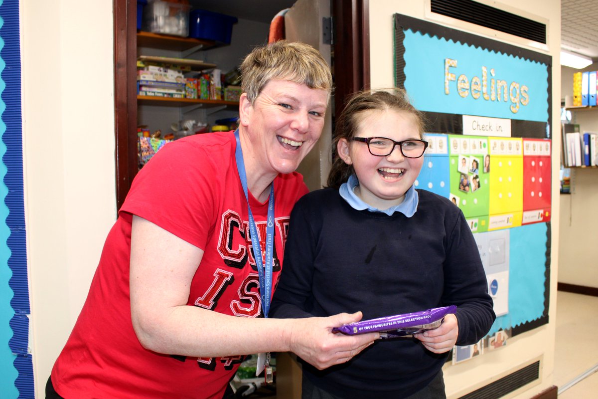 HorizonsTrust's tweet photo. A big #AbbeyHill thank you to @StagecoachNE for our chocolate treats! The whole school are #TeamHappy
#MerryChristmas https://t.co/bd4brbDgpZ