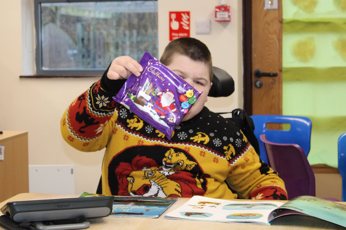 HorizonsTrust's tweet photo. A big #AbbeyHill thank you to @StagecoachNE for our chocolate treats! The whole school are #TeamHappy
#MerryChristmas https://t.co/bd4brbDgpZ
