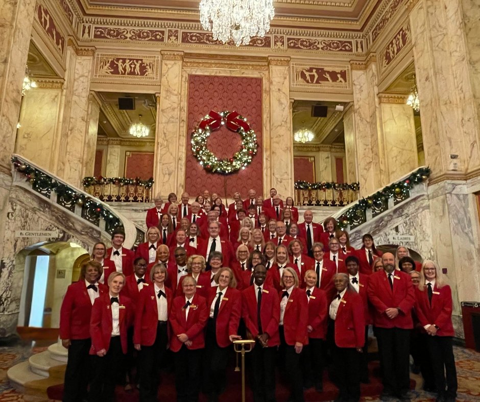 Who wears a coat of red and brings joy to the masses? 🤔 No not old Saint Nick, our wonderful RedCoats of course! ❤️ 

#HappyHolidays
