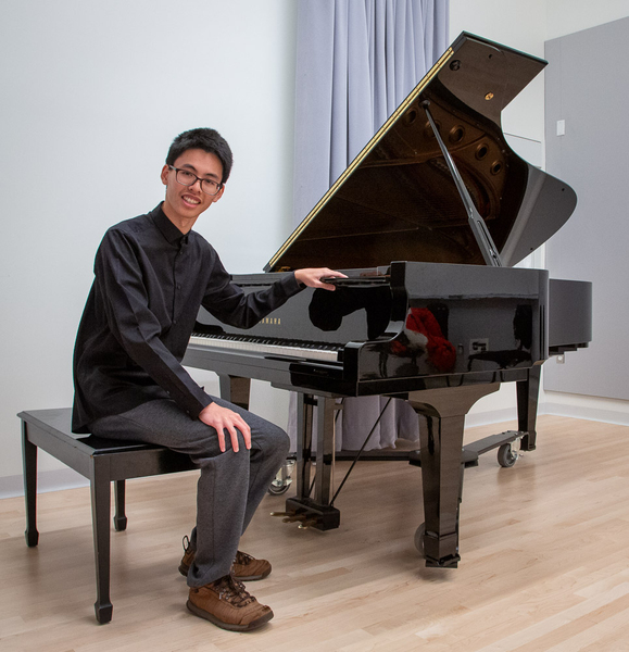 MIT School of Humanities, Arts and Social Sciences (@mit_shass) on Twitter photo Holden Mui is a double major in <a href="/MIT_MTA/">MIT Music & Theater Arts</a> and <a href="/MITMath/">MIT Mathematics</a>. “Creating math problems is surprisingly similar to writing music,” he argues. news.mit.edu/2024/making-cl… #mitshass #mit #math #music #thisismit Holden Mui is a double major in <a href="/MIT_MTA/">MIT Music & Theater Arts</a> and <a href="/MITMath/">MIT Mathematics</a>. “Creating math problems is surprisingly similar to writing music,” he argues. news.mit.edu/2024/making-cl… #mitshass #mit #math #music #thisismit
