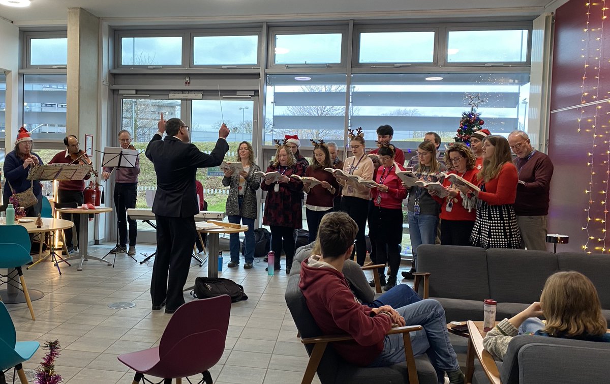 Research Complex at Harwell (@rcatharwell) on Twitter photo We had a distinctly festive visit from the wonderful <a href="/DiamondLightSou/">Diamond Light Source</a> choir last week!
Wishing all our researchers, colleagues, and collaborators a very happy Christmas and a well deserved restful break.
๐ We had a distinctly festive visit from the wonderful <a href="/DiamondLightSou/">Diamond Light Source</a> choir last week!
Wishing all our researchers, colleagues, and collaborators a very happy Christmas and a well deserved restful break.
๐