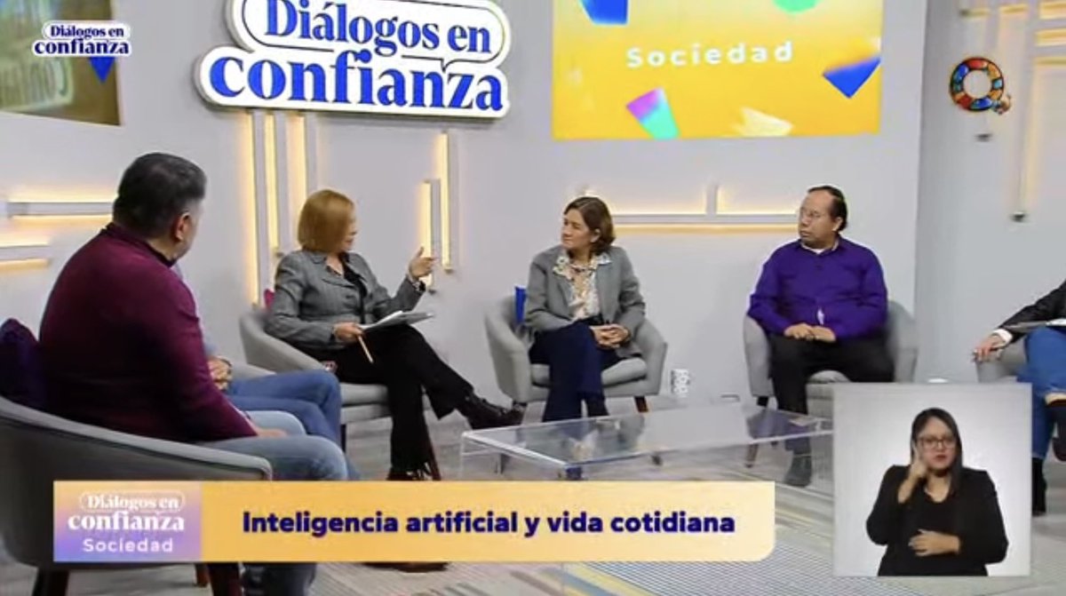Agradecemos a <a href="/CanalOnceTV/">Canal Once</a> la invitación hecha a la Dra. <a href="/lmartinev/">Lourdes Martínez</a>, presidenta de la SMIA, para participar en el programa <a href="/DialogosCanal11/">Diálogos en Confianza</a>, en donde se abordó el tema “Inteligencia artificial y vida cotidiana” 🤖🏡🧑‍🧑‍🧒‍🧒

Programa completo 👉🏼 youtube.com/live/uqvM7UBRq…